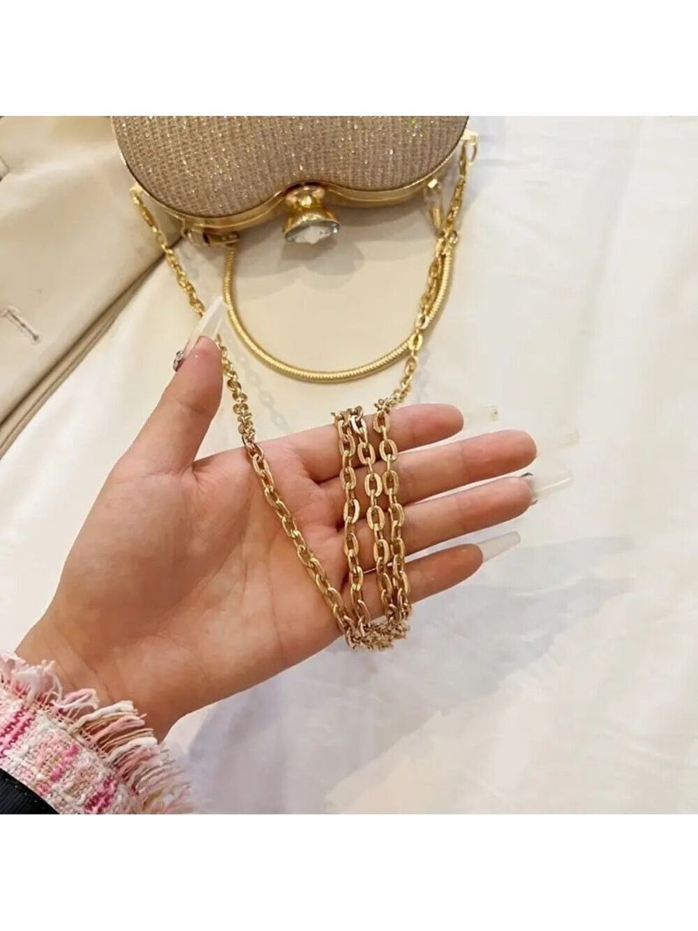Elegant Heart-Shaped Gold Clutch/Crossbody - Picture 8 of 8